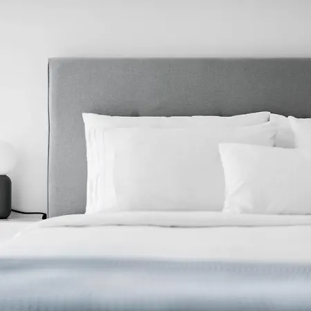 White Innk Center Apartment