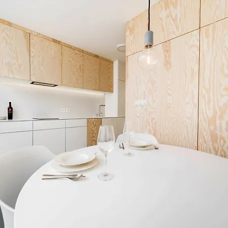 Апартаменты White Innk Center