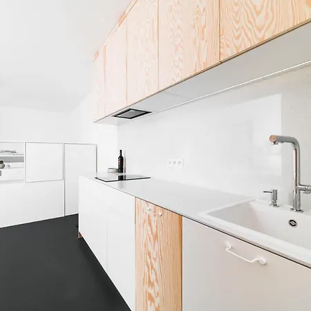 White Innk Center *